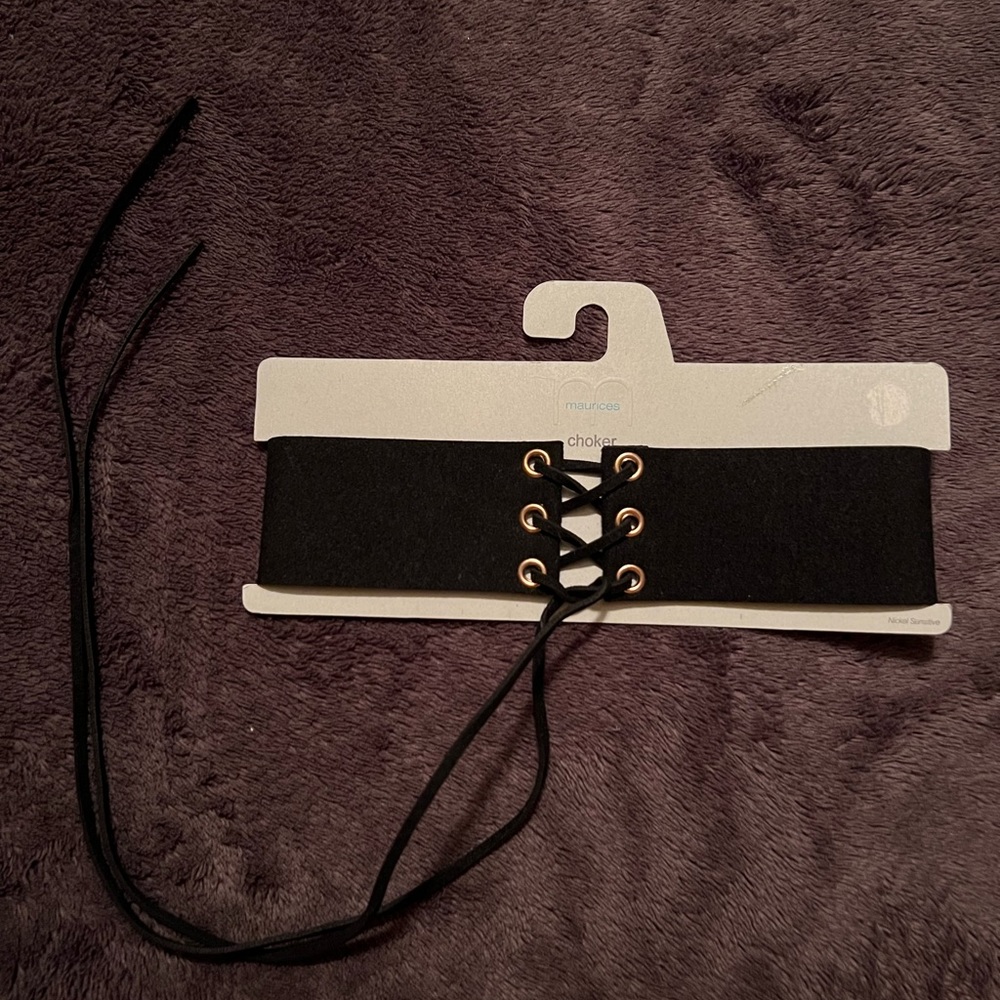 Choker necklace